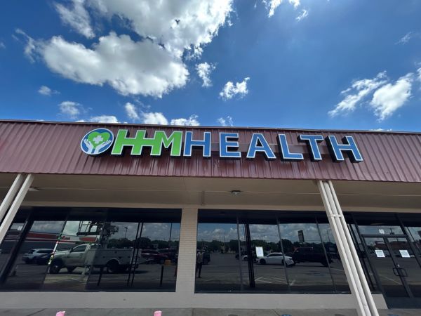 Illuminated Channel Letters for HHM Health: Supporting Community Wellness